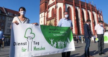 Chefinnen und Chefs gehen für ihre Beschäftigten auf die Straße