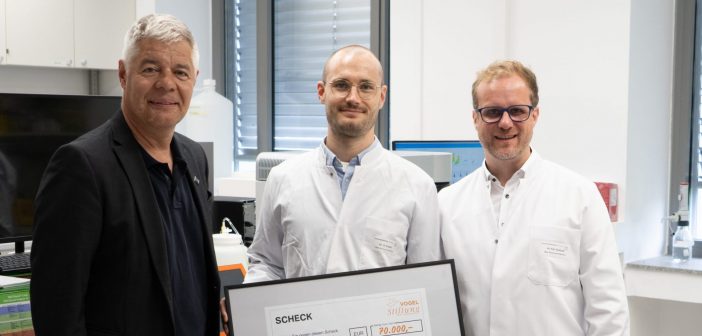 Spendenübergabe an Forschungsprojekt: 70.000 Euro für die Forschung zur CAR -T-Zell Therapie